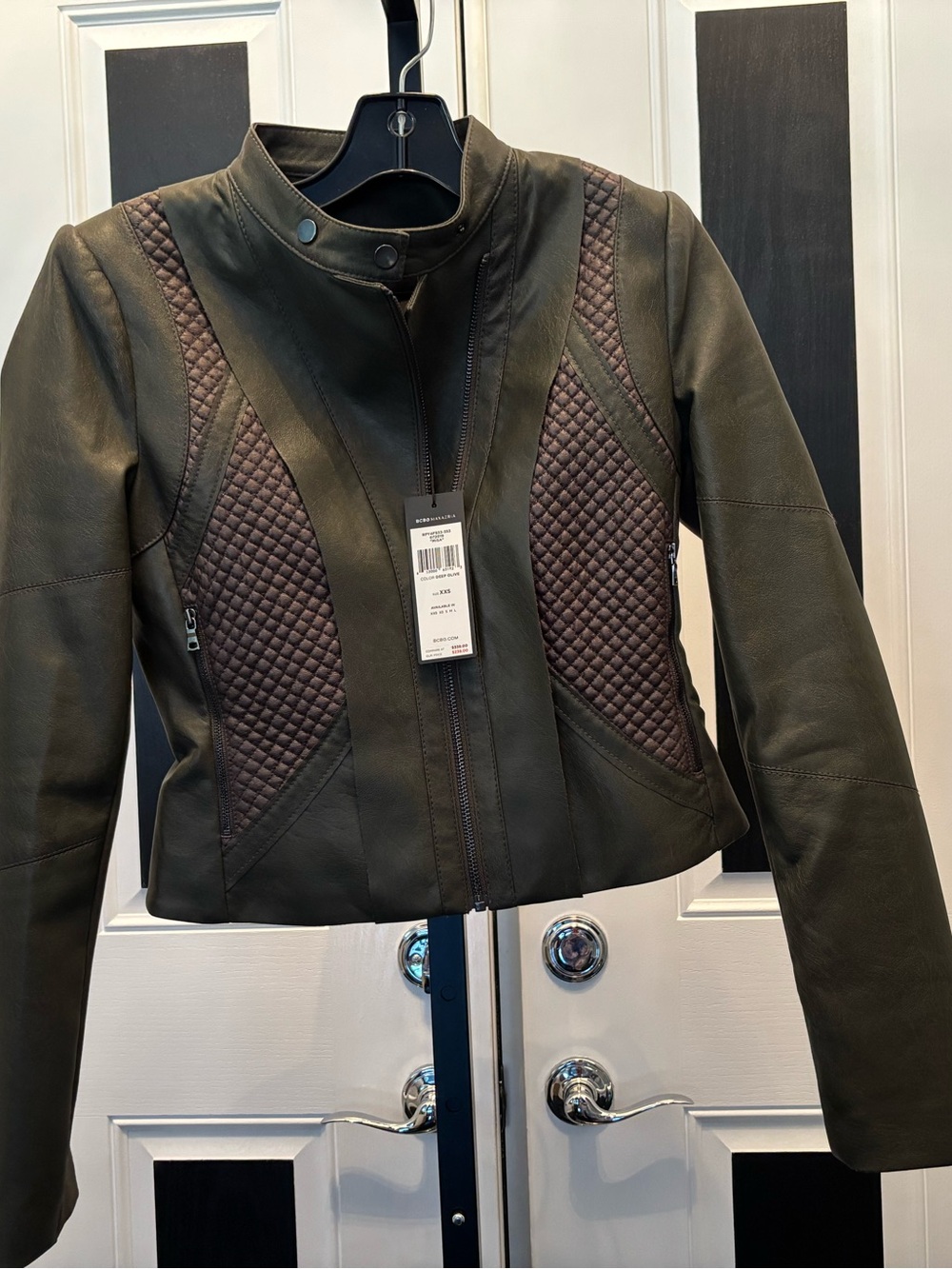 BCBG MAXAZRIA quilted cropped Moto jacket. Deep Olive, Size XXSmall NWT $145.